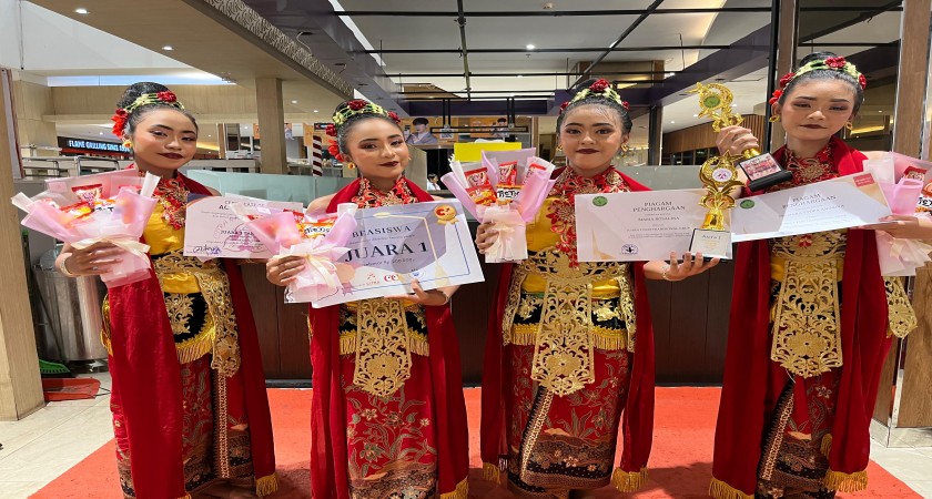 JUARA 1 LOMBA TARI TINGKAT KOTA MALANG